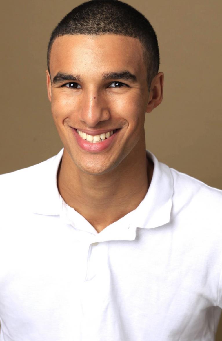 model-Yonis.-3957